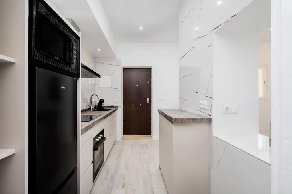 Newly Refurbished Modern 2-Bed Apartment In Heart Of Torremolinos Luaran gambar