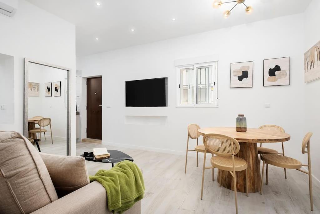Newly Refurbished Modern 2-Bed Apartment In Heart Of Torremolinos Luaran gambar